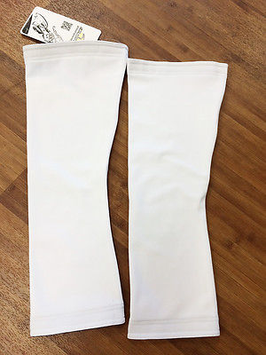 No Logo Super Roubaix Cycling Knee Warmers in White by GSG