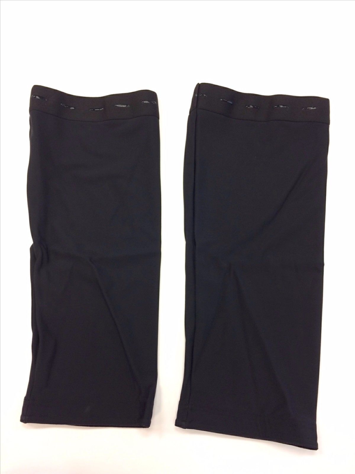 No Logo Roubaix Cycling Knee Warmers in Black by GSG