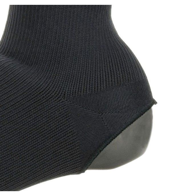 2022 Waterproof All Weather Cycle Oversock - Black by Sealskinz | Cento Cycling